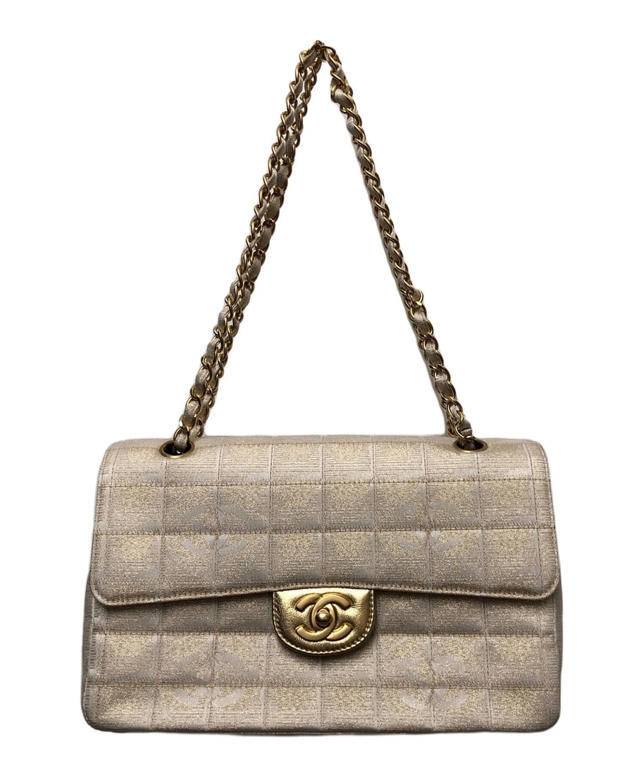 CHANEL NEW TRAVEL LINE CHAIN SHOULDER BAG: CHANEL New Travel Line Chain Shoulder Bag Brand: CHANEL Type: Handbag Material: none Color: Beige Size: H:16cm / W:24cm / D:6cm Accessories: None Accessories Notice: When purchasing pre-owned
