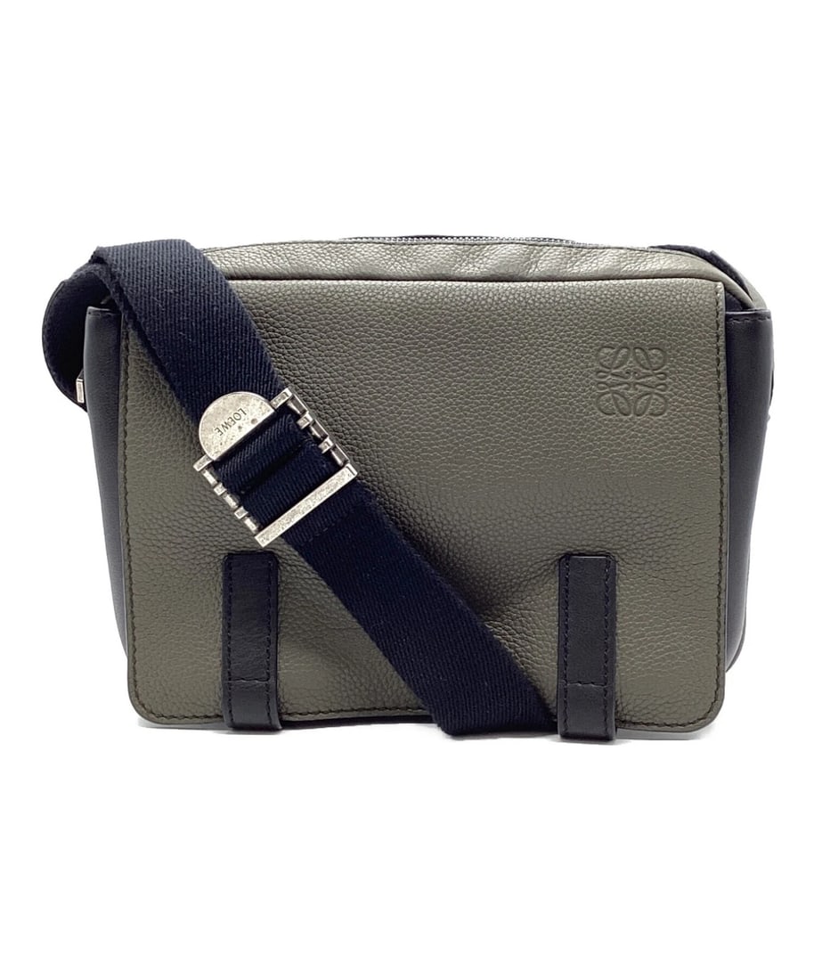 LOEWE MILITARY MESSENGER SHOULDER BAG: LOEWE Military Messenger Shoulder Bag Brand: LOEWE Type: Handbag Material: none Color: Olive Size: H:17cm / W:25.2cm / D:8.2cm Accessories: None Accessories Notice: When purchasing pre-own