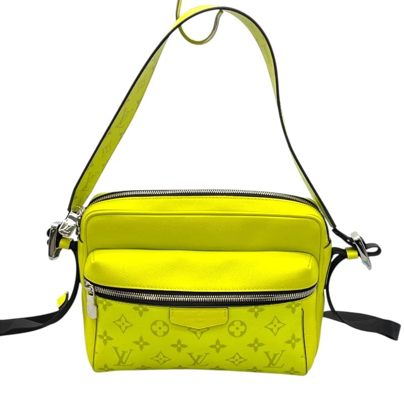 LOUIS VUITTON OUTDOOR MESSENGER JAUNE TAIGARAMA SHOULDER BAG: LOUIS VUITTON Outdoor Messenger Jaune Taigarama Shoulder Bag Brand: LOUIS VUITTON Type: Handbag Material: Taigarama Color: Jaune Size: W: 25cm / H: 18cm / D: 5cm / Shoulder: 25-43cm Accessories: