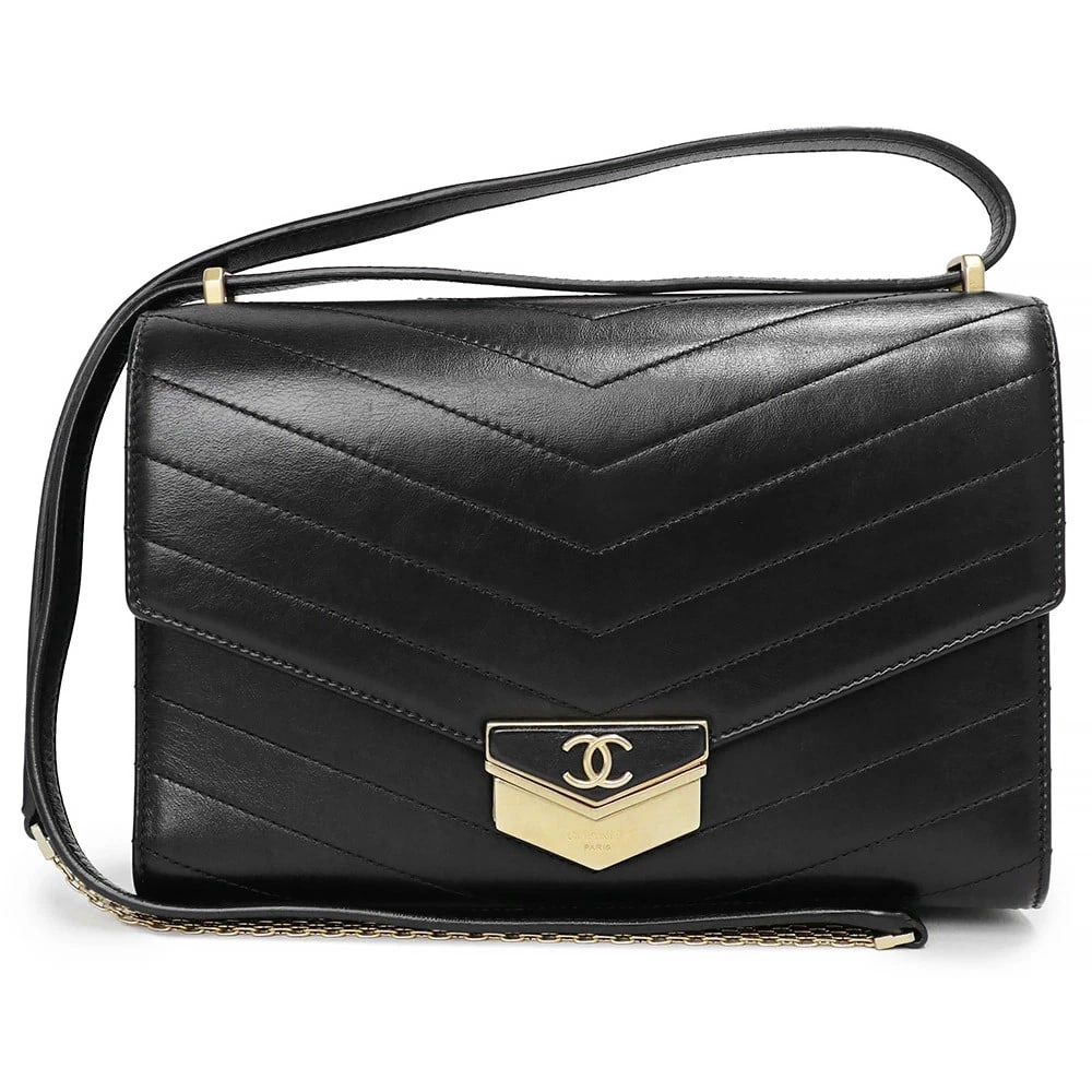 CHANEL CHEVRON MEDAL V-STITCH SHOULDER BAG BLACK: CHANEL Chevron Medal V-Stitch Shoulder Bag Black Brand: CHANEL Type: Handbag Material: Calfskin (Cowhide) Color: Black Size: W:23cm x H:16cm x D:8cm Shoulder strap: 104cm Accessories: None
