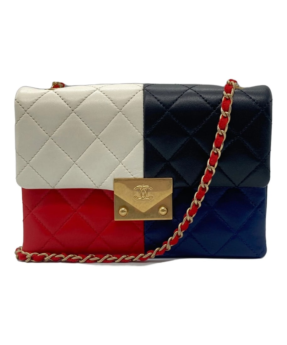 CHANEL CHAIN SHOULDER WALLET: CHANEL Chain Shoulder Wallet Brand: CHANEL Type: Handbag Material: none Color: none Size: H:13.0cm / W:18.5cm / D:1.0cm Accessories: None Accessories Notice: When purchasing pre-owned good