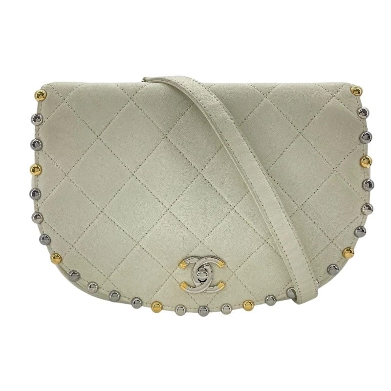 CHANEL CHAIN SHOULDER WHITE GDXSHW CALF SHOULDER BAG: CHANEL Chain Shoulder White GDxSHW Calf Shoulder Bag Brand: CHANEL Type: Handbag Material: Calf Color: White GDxSV Hardware Size: W: 24cm / H: 18cm / D: 8cm Accessories: None Accessories N