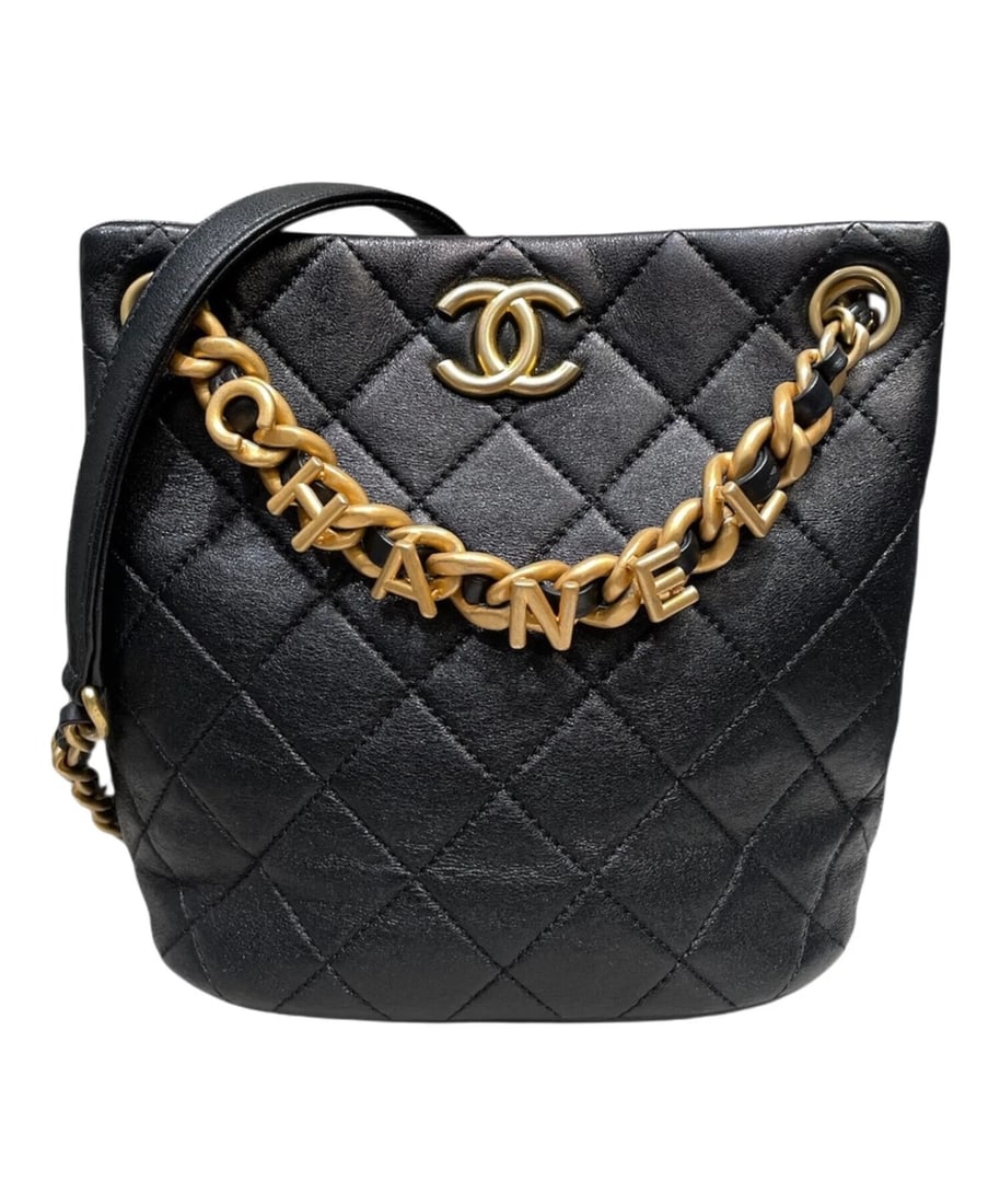 CHANEL CHAIN BAGUETTE BAG: CHANEL Chain Baguette Bag Brand: CHANEL Type: Handbag Material: Lambskin Color: Black Size: H:18.0cm / W:19.5cm / D:11.0cm Accessories: None Accessories Notice: When purchasing pre-owned g
