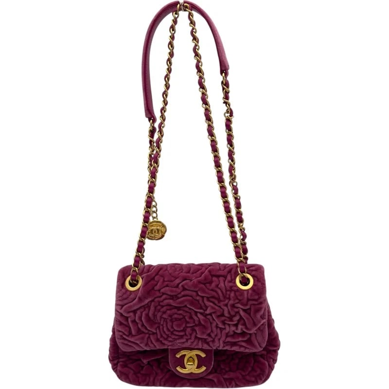 CHANEL CAMELLIA MINI MATELASSE BORDEAUX GHW VELVET SHOULDER BAG: CHANEL Camellia Mini Matelasse Bordeaux GHW Velvet Shoulder Bag Brand: CHANEL Type: Handbag Material: Velour Color: Bordeaux // GD Hardware Size: W: 16cm / H: 14cm / D: 7cm / Shoulder:
