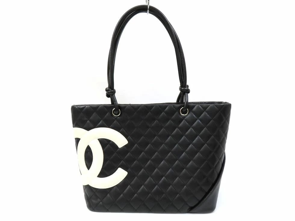 CHANEL LEATHER SHW BLACK WHITE CAMBON LINE LARGE TOTE TOTE BAG: Chanel Leather SHW Black White Cambon Line Large Tote Tote Bag Brand: Chanel Type: Handbag Material: Leather / SVHardware Black / White Color: Black White Size: H 24.5cm x W 37.5cm x G 14.0cm / Ha
