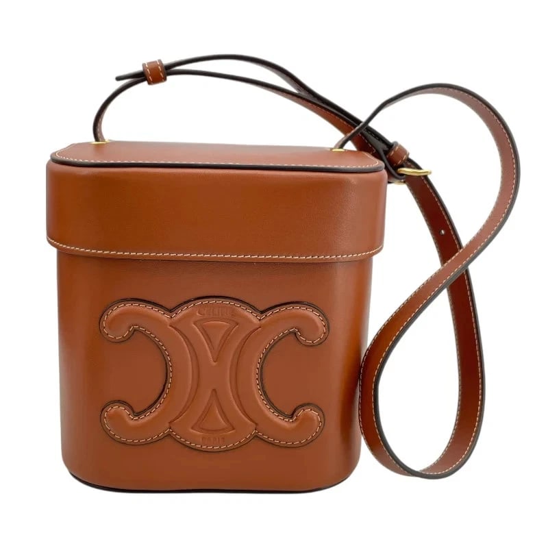 CELINE TRIOMPHE CUIR BOX BROWN SHOULDER BAG: CELINE Triomphe Cuir Box Brown Shoulder Bag Brand: CELINE Type: Handbag Material: Leather Color: Brown Size: W: 15cm / H: 16cm / D: 15cm / Shoulder: 67-86cm Accessories: None Accessories N