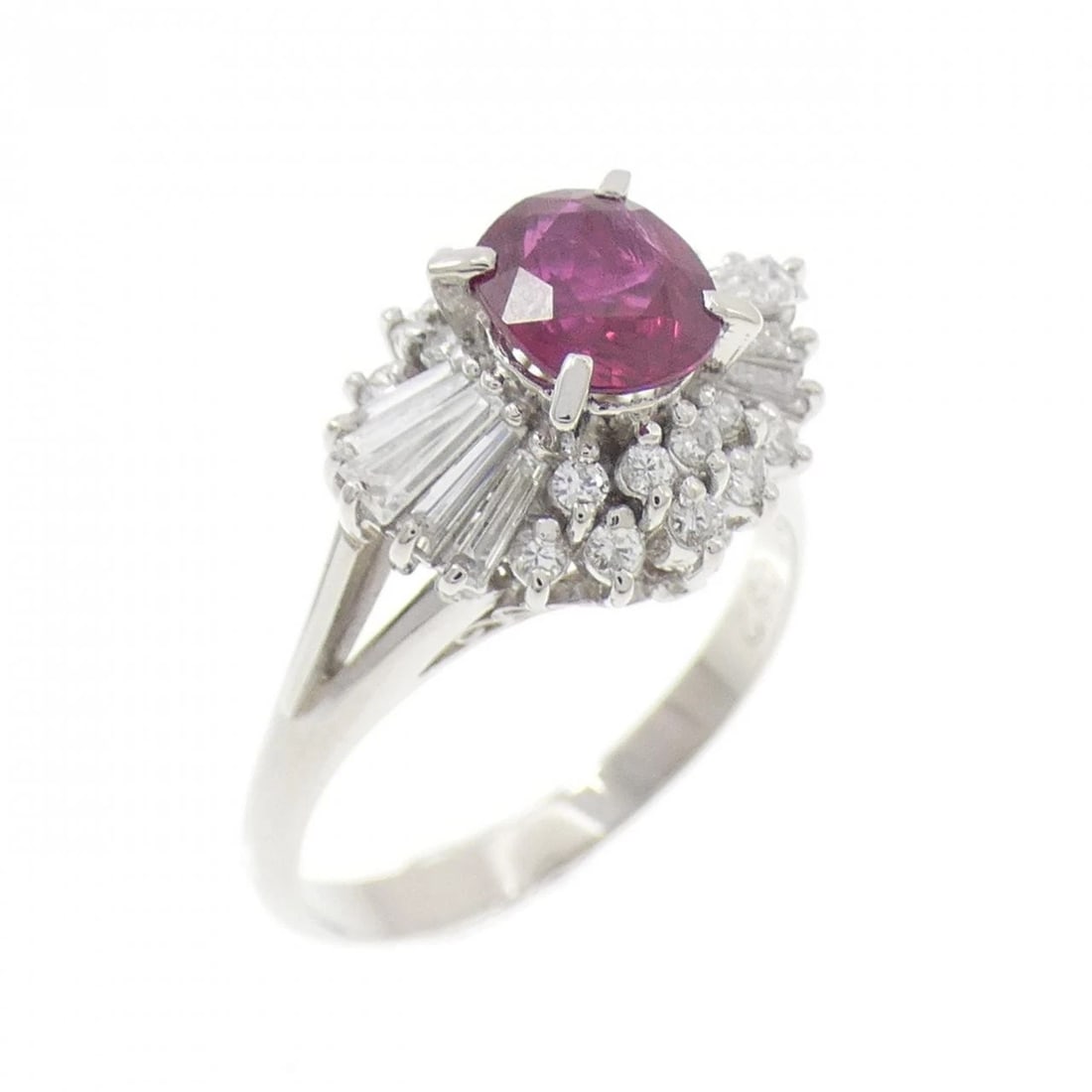 PT900 RUBY RING (1 of 2)