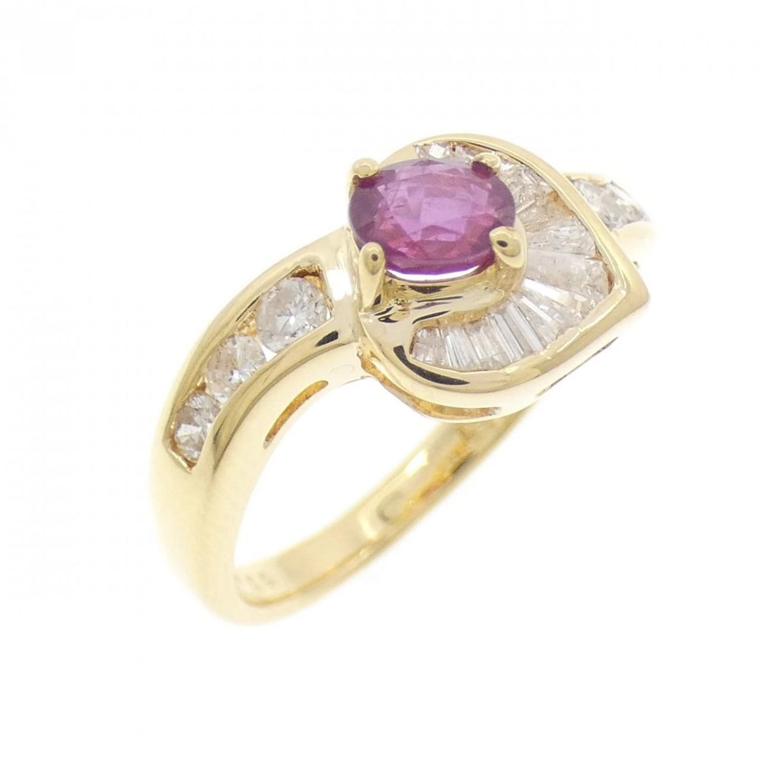 18K YELLOW GOLD RUBY RING: 18K Yellow Gold Ruby Ring Brand: Unbranded Type: Ruby Ring Material: K18 yellow gold, Main Stone/Creation RubySecondaryStone Natural Color: Yellow Gold Size: US 6 1/2 Accessories: None