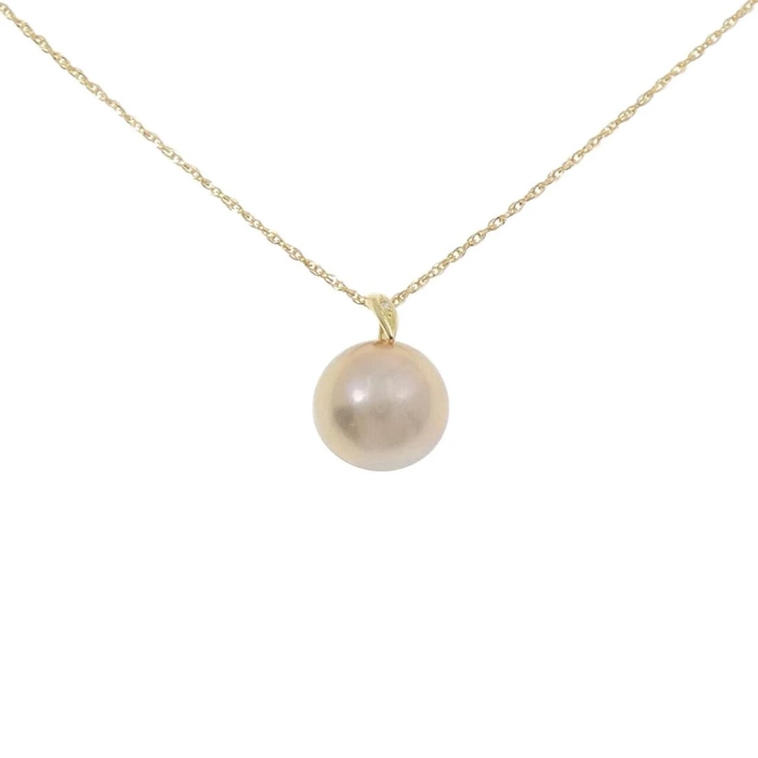 18K YELLOW GOLD MABE PEARL NECKLACE: 18K Yellow Gold Mabe Pearl Necklace Brand: Unbranded Type: Mabe Pearl Necklace Material: K18 yellow gold, Main Stone/Creation Mabe Pearl Color: Yellow Gold Size: 50cmActual Size Pendant length