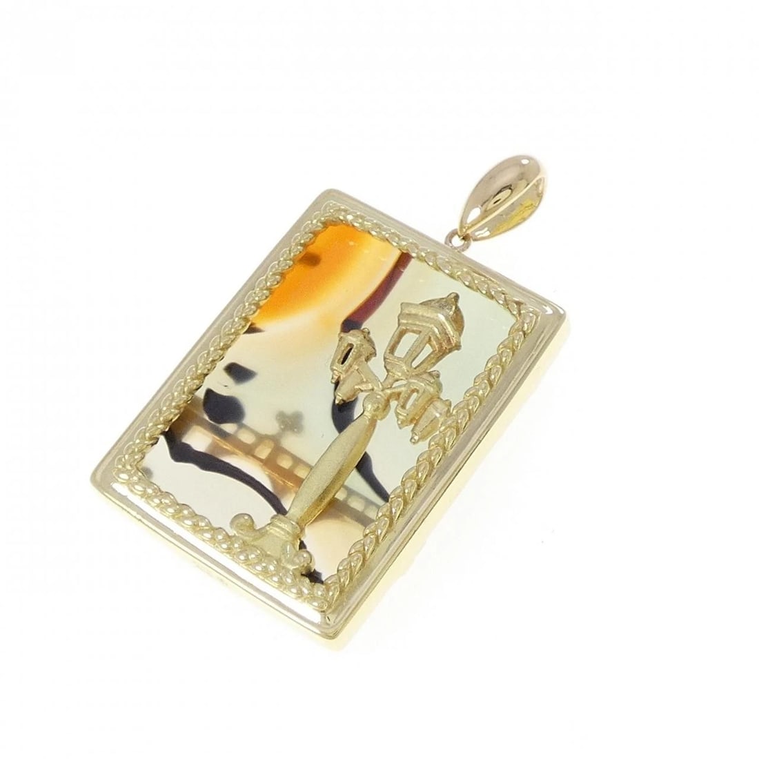 K18YG AGATE PENDANT: K18YG Agate Pendant Brand: Unbranded Type: Agate Pendant/Brooch Material: K18 yellow gold, Main Stone/Creation Menou Color: Yellow Gold Size: Actual Size Approximate dimensions (height x