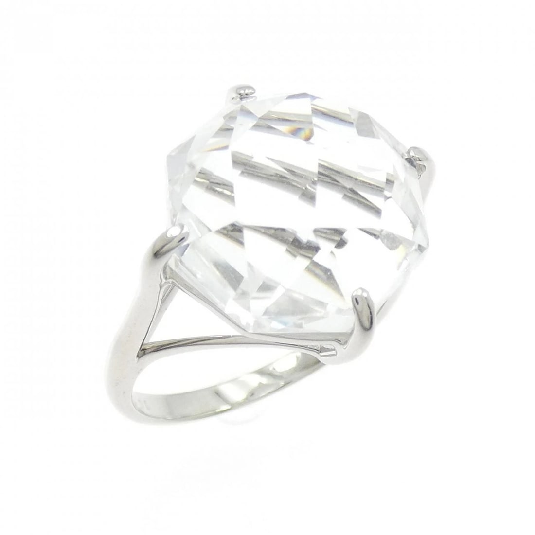 PT950 QUARTZ RING: PT950 Quartz Ring Brand: Unbranded Type: Quartz Ring Material: Platinum950, Main Stone/Creation Quartz Color: Silver Size: US 6 Accessories: None Accessories Notice: When purchasing pre-owned