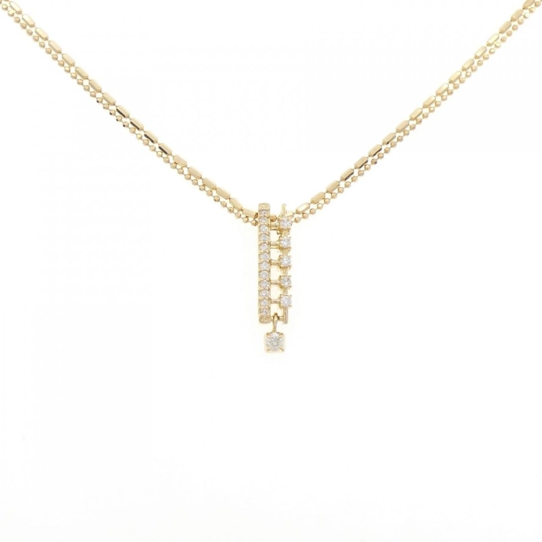 18K YELLOW GOLD DIAMOND NECKLACE: 18K Yellow Gold Diamond Necklace Brand: Unbranded Type: Diamond Necklace Material: K18 yellow gold, Main Stone/Creation Natural Color: yellow gold Size: 43cmActual Size Pendant length approx.