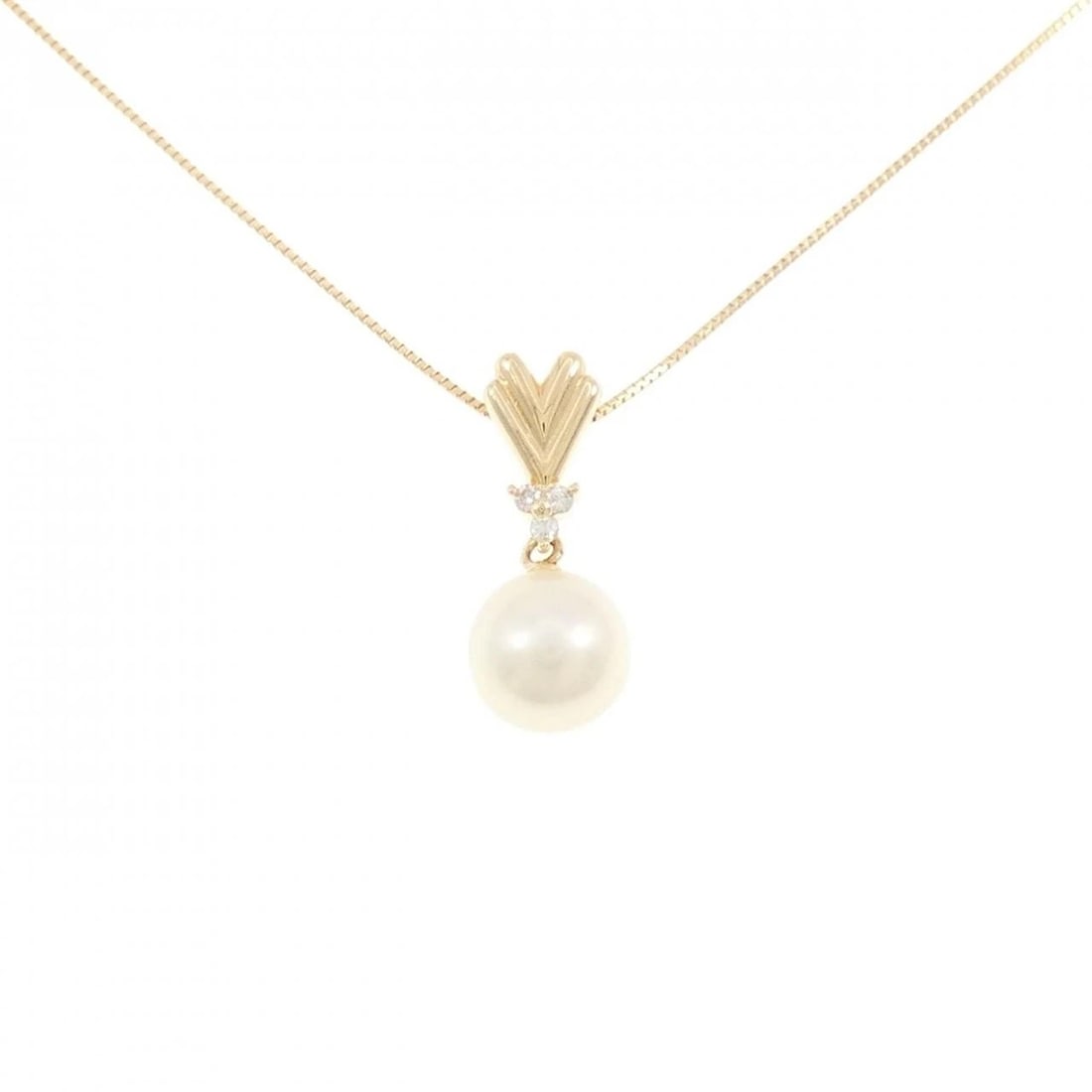 18K YELLOW GOLD AKOYA PEARL NECKLACE: 18K Yellow Gold Akoya Pearl Necklace Brand: Unbranded Type: Akoya Pearl Necklace Material: K18 yellow gold, Main Stone/Creation Akoya Pearl Color: yellow gold Size: 45cmActual Size Pendant