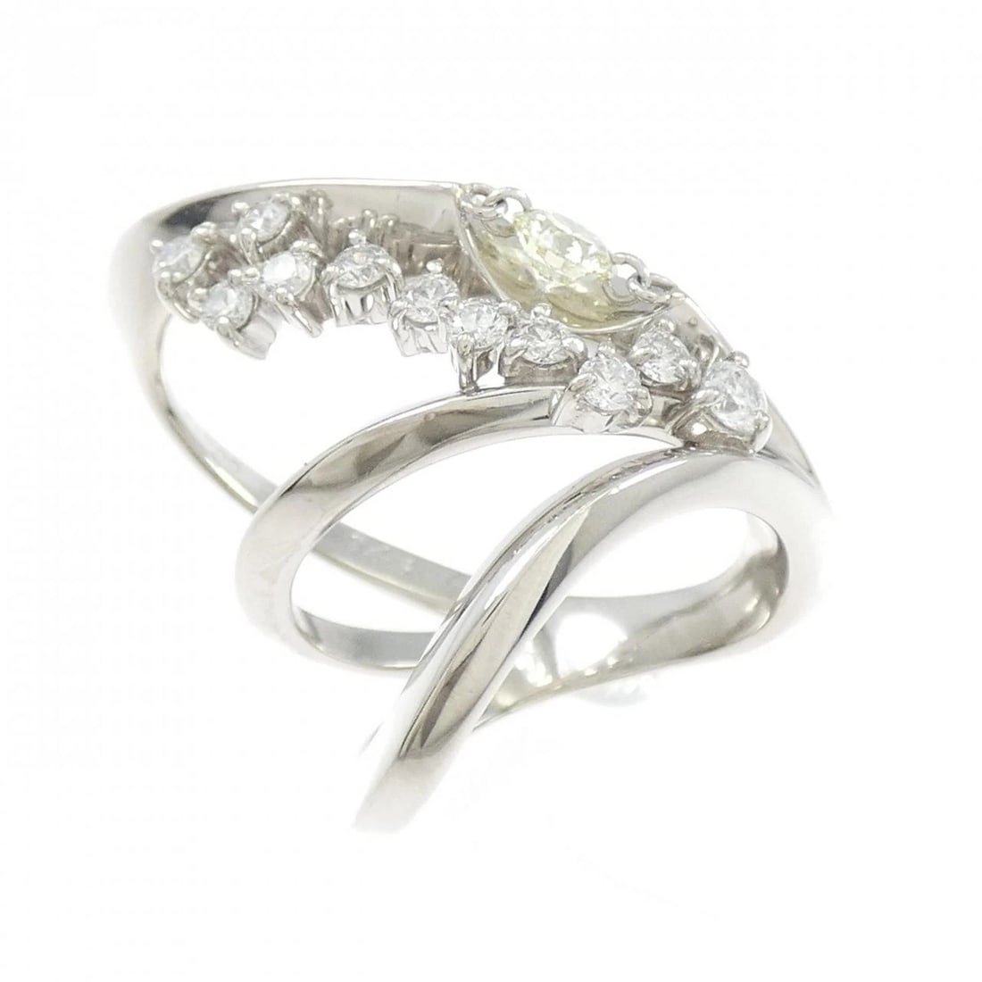 PT900 DIAMOND RING: PT900 Diamond Ring Brand: Unbranded Type: Diamond Ring Material: Platinum900, Main Stone/Creation Natural Color: Silver Size: US 4 Accessories: None Accessories Notice: When purchasing pre