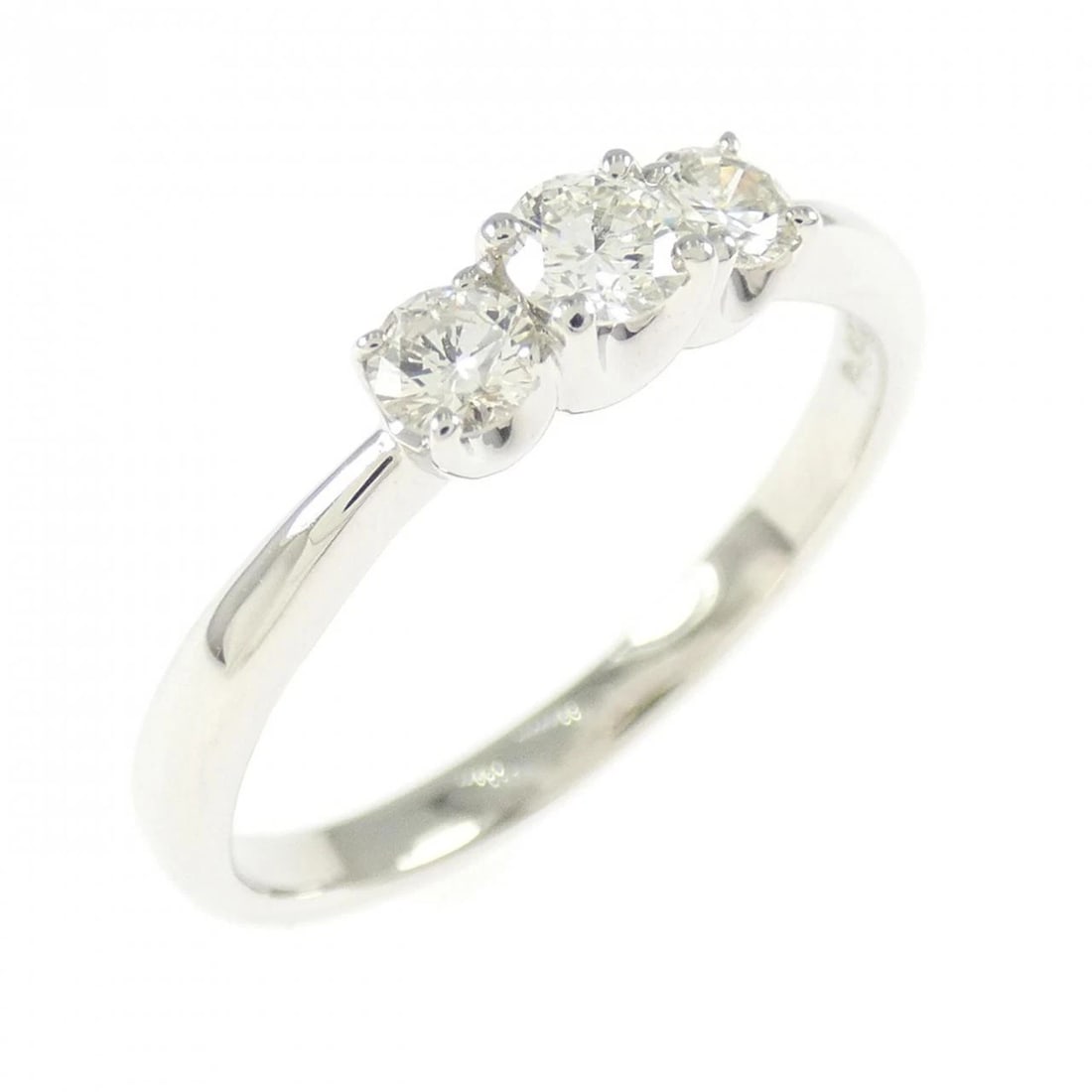 PT900 DIAMOND RING: PT900 Diamond Ring Brand: Unbranded Type: Diamond Ring Material: Platinum900, Main Stone/Creation Natural Color: Silver Size: US 6 1/4 Accessories: None Accessories Notice: When purchasing