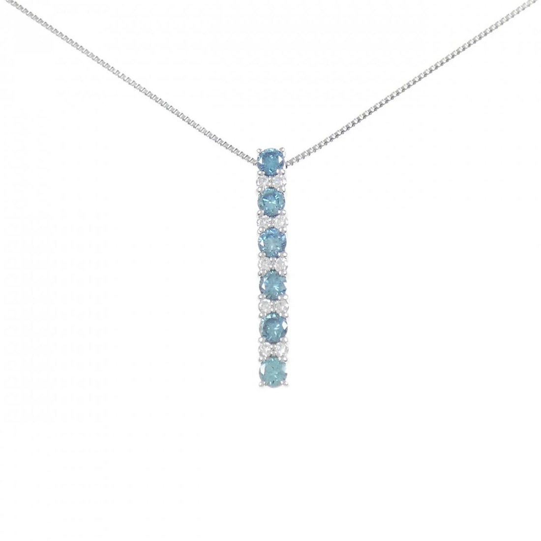 PT900/PT850 DIAMOND NECKLACE: PT900/PT850 Diamond Necklace Brand: Unbranded Type: Diamond Necklace Material: Platinum900/Platinum850, Main Stone/Creation Natural Color: Silver Size: 45cmActual Size Pendant length approx. x