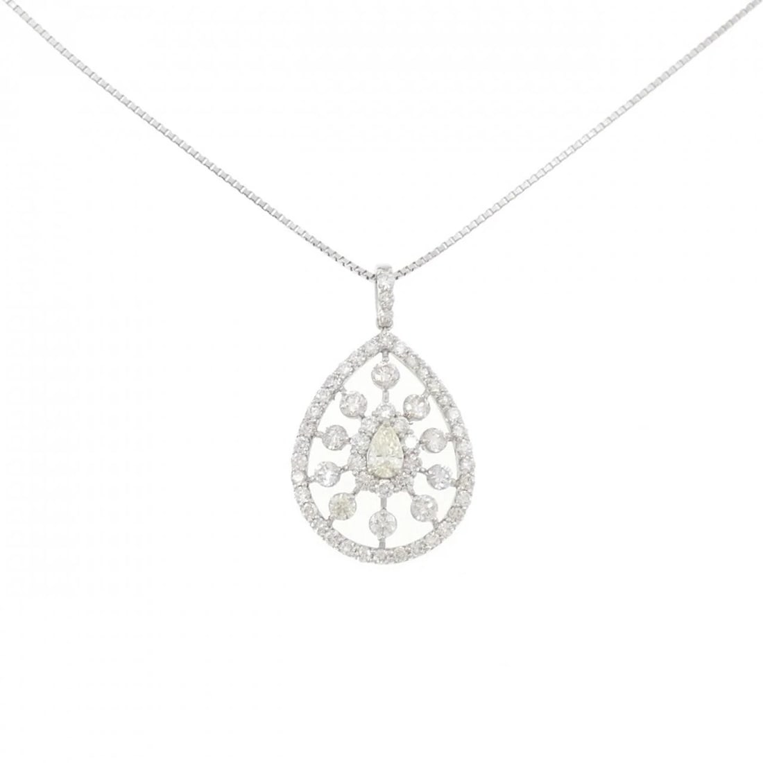 PT900/PT850 DIAMOND NECKLACE: PT900/PT850 Diamond Necklace Brand: Unbranded Type: Diamond Necklace Material: Platinum900/Platinum850, Main Stone/Creation Natural Color: Silver Size: 45cmActual Size Pendant length approx. x