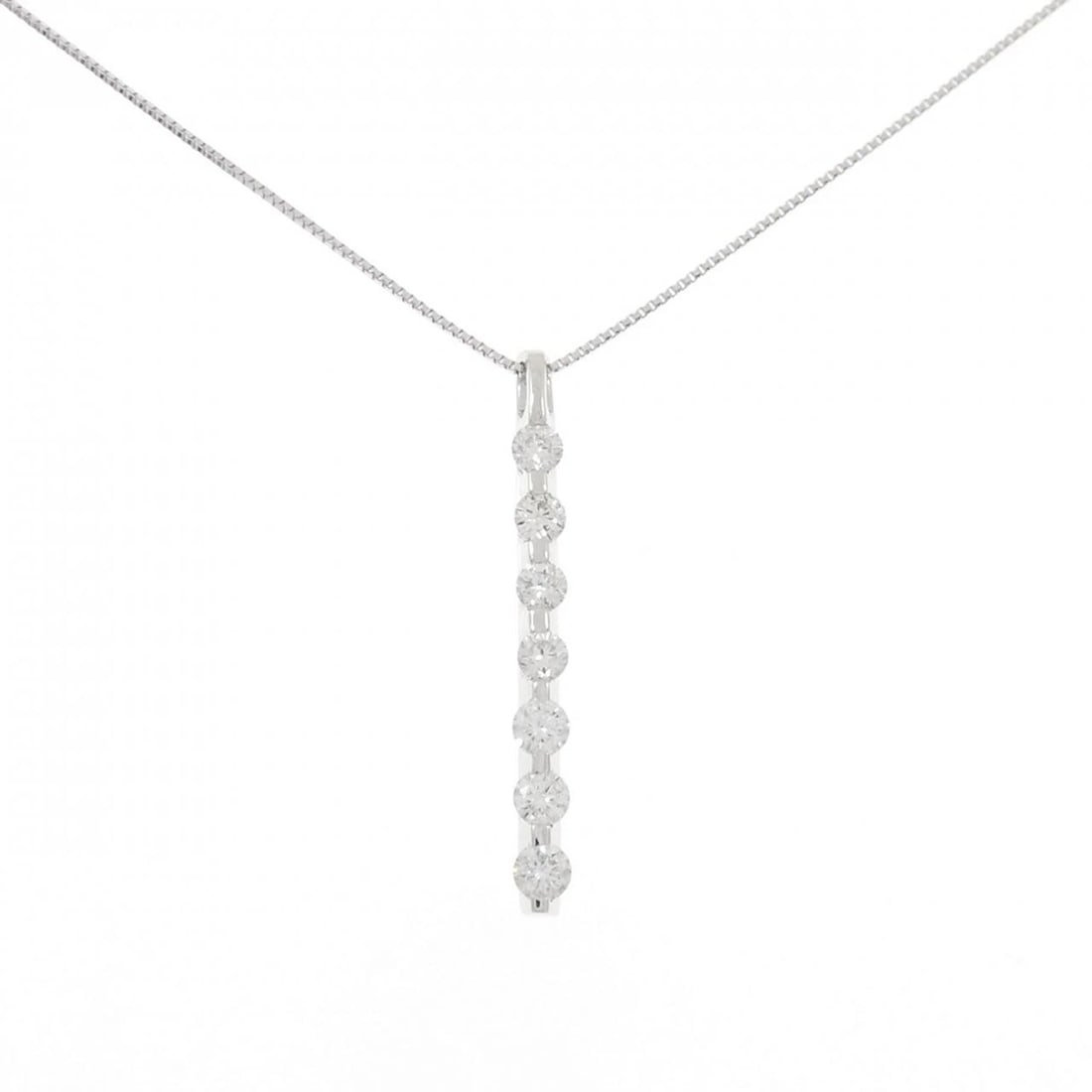 K18WG DIAMOND NECKLACE: K18WG Diamond Necklace Brand: Unbranded Type: Diamond Necklace Material: K18 white gold, Main Stone/Creation Natural Color: white gold Size: Actual Size Pendant length approx. x width approx.: 27.
