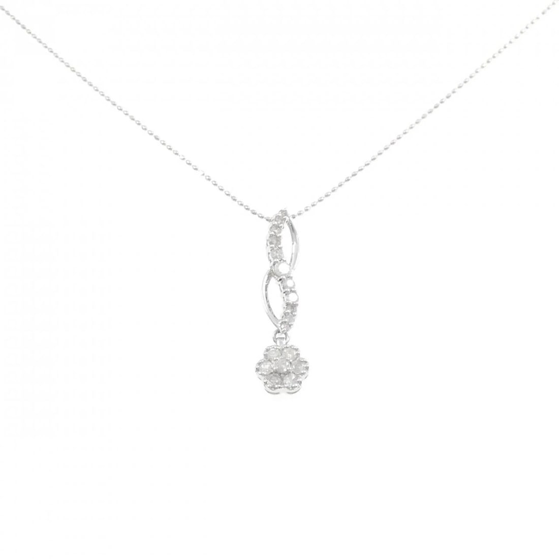 PT900/K18WG FLOWER DIAMOND NECKLACE: PT900/K18WG Flower Diamond Necklace Brand: Unbranded Type: Diamond Necklace Material: Platinum 900 / K18 white gold, Main Stone/Creation Natural Color: Platinum white gold Size: Actual Size