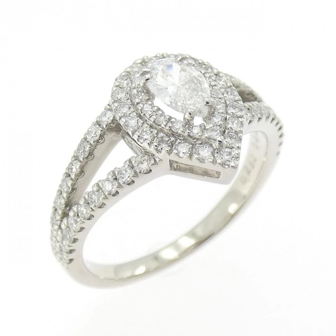 PT900 DIAMOND RING: PT900 Diamond Ring Brand: Unbranded Type: Diamond Ring Material: Platinum900, Main Stone/Creation Natural Color: Platinum Size: US 5 Accessories: None Accessories Notice: When purchasing p