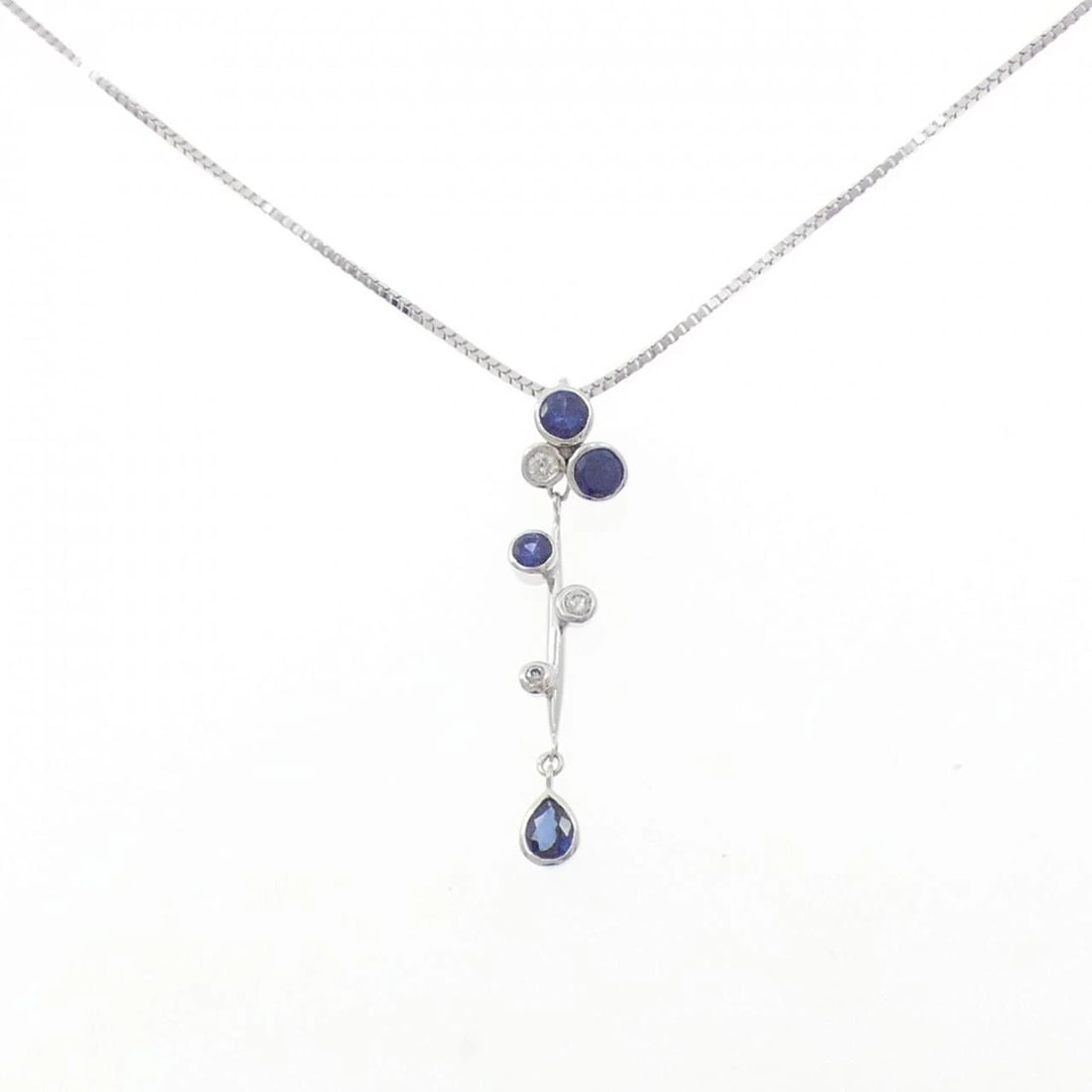 K18WG/750WG SAPPHIRE NECKLACE: K18WG/750WG Sapphire Necklace Brand: Unbranded Type: Sapphire Necklace Material: 18K White Gold/750 White Gold, Main Stone/Creation Sapphire Color: white gold Size: Actual Size Pendant length