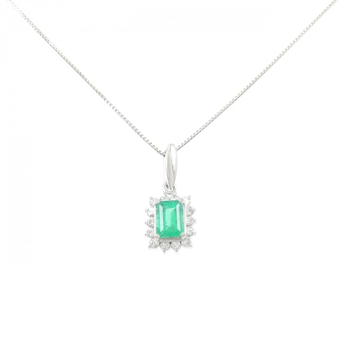 PT900 PT850 EMERALD NECKLACE: PT900 PT850 Emerald Necklace Brand: Unbranded Type: Necklace Material: Platinum 900/850, Main Stone/Creation Natural Color: Platinum Size: ActualSize Pendant top H x W: 16.7mmx7.9mm Chain Max. W: