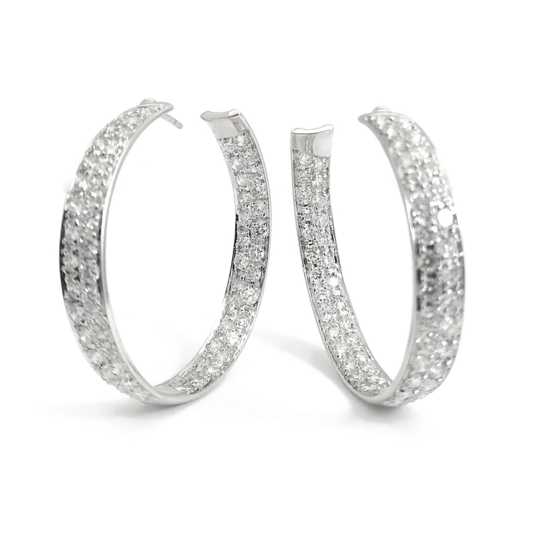 PAVE DIAMOND INSIDE OUT HOOP EARRINGS 18K WHITE GOLD: Pave Diamond Inside Out Hoop Earrings 18K White Gold Brand: Unbranded Type: Earrings Material: 18K white gold, Main Stone/Creation Natural Color: Silver Size: Length: 1.4 inches Width: 5.5 mm Acc