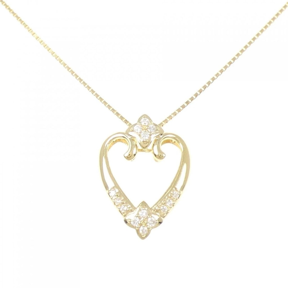 18K YELLOW GOLD DIAMOND NECKLACE: 18K Yellow Gold Diamond Necklace Brand: Unbranded Type: Diamond Necklace Material: K18YG, Color: yellow Size: Actual Size Pendant length approx. x width approx.: 24.5mmx18.5mm Chain maximum