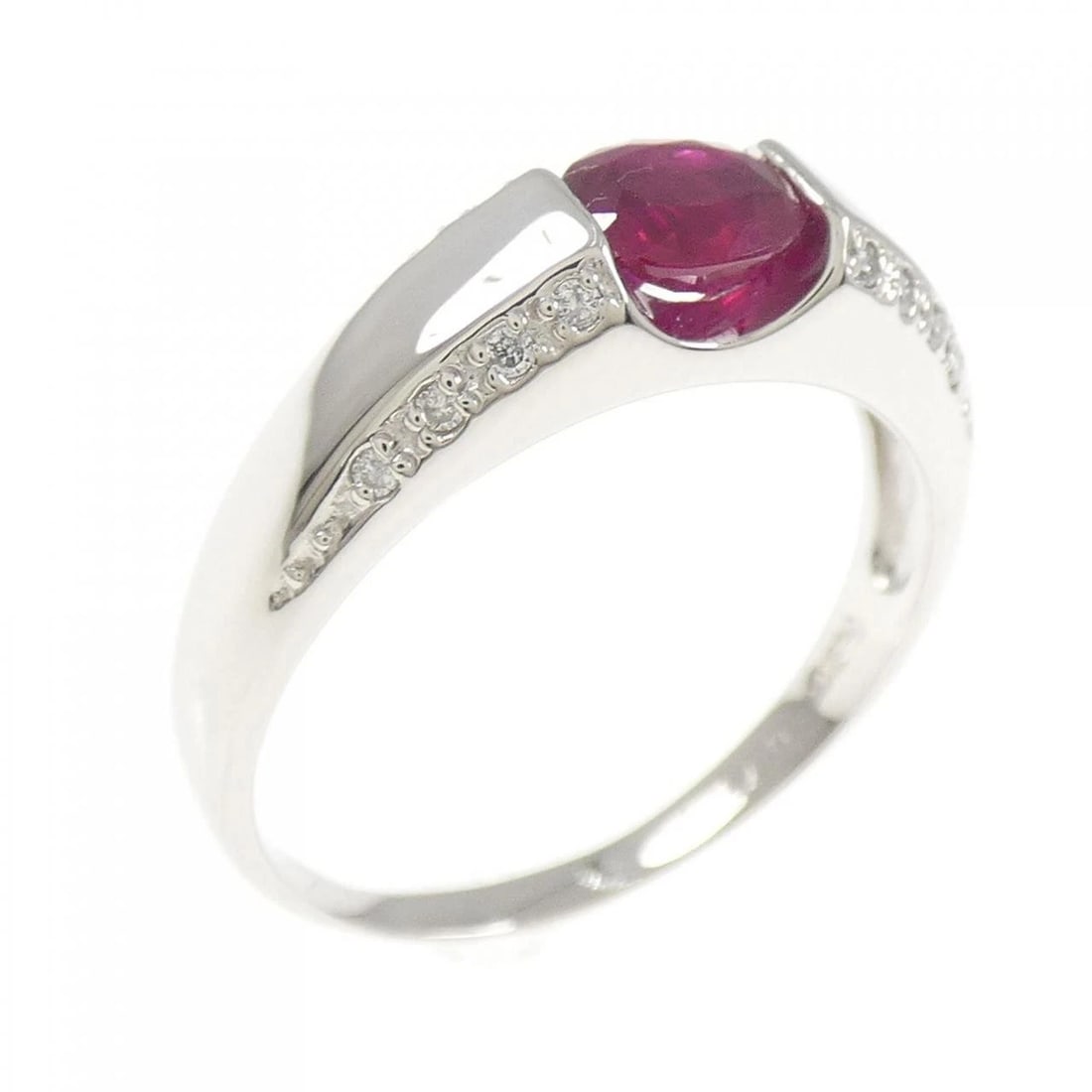 PT900 RUBY RING: PT900 Ruby Ring Brand: Unbranded Type: Ruby Ring Material: PT900, Main Stone/Creation Ruby Color: platinum Size: US 8 Accessories: None Accessories Notice: When purchasing pre-owned goods,