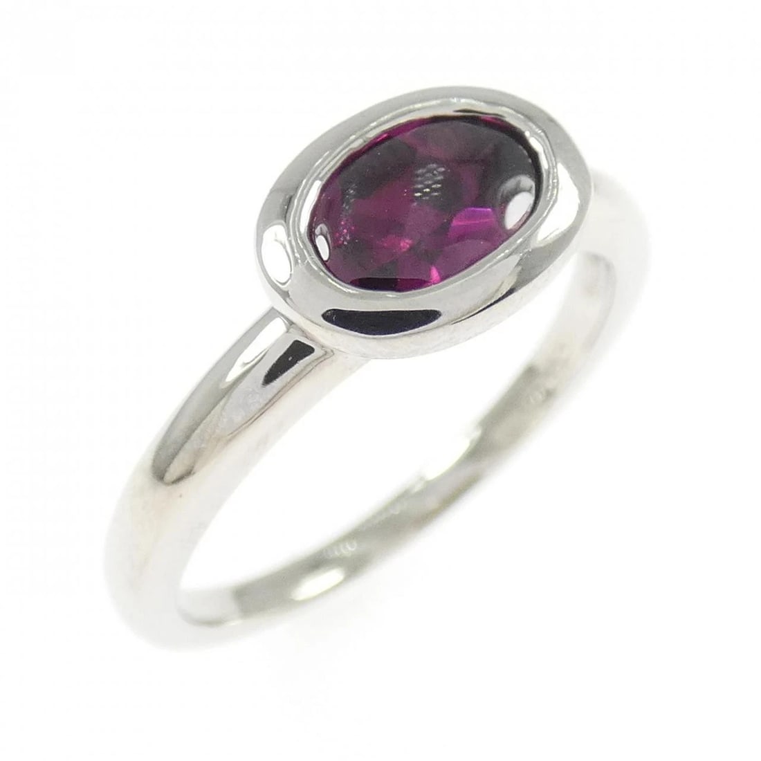 PT900 GARNET RING: PT900 Garnet Ring Brand: Unbranded Type: Garnet ring Material: PT900, Main Stone/Creation Garnet Color: platinum Size: US 5 3/4 Accessories: None Accessories Notice: When purchasing pre-ow