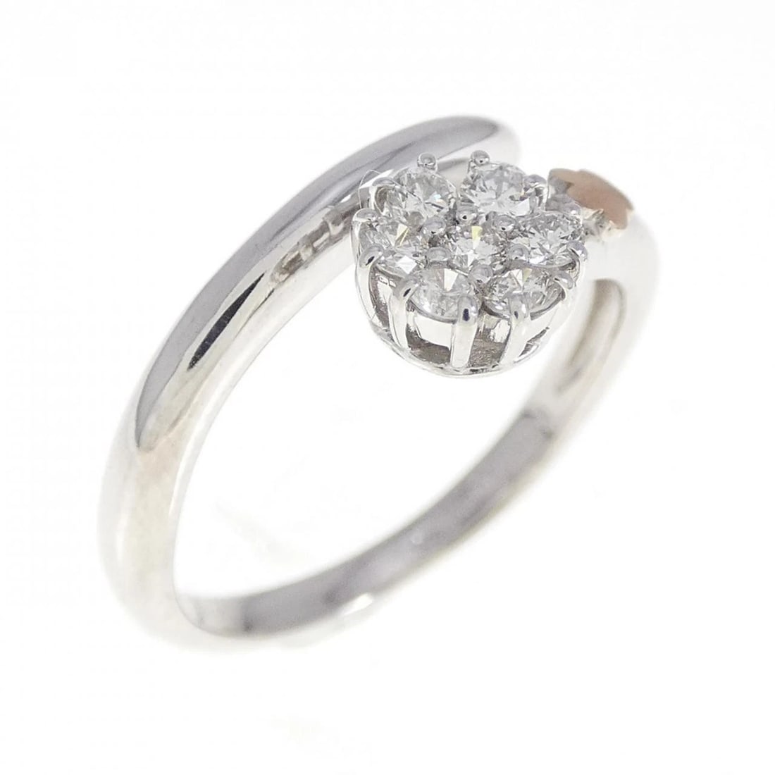 K18WG/K18PG FLOWER DIAMOND RING: K18WG/K18PG Flower Diamond Ring Brand: Unbranded Type: Diamond Ring Material: K18WG, Color: white Size: US 4 Accessories: None Accessories Notice: When purchasing pre-owned goods, please r