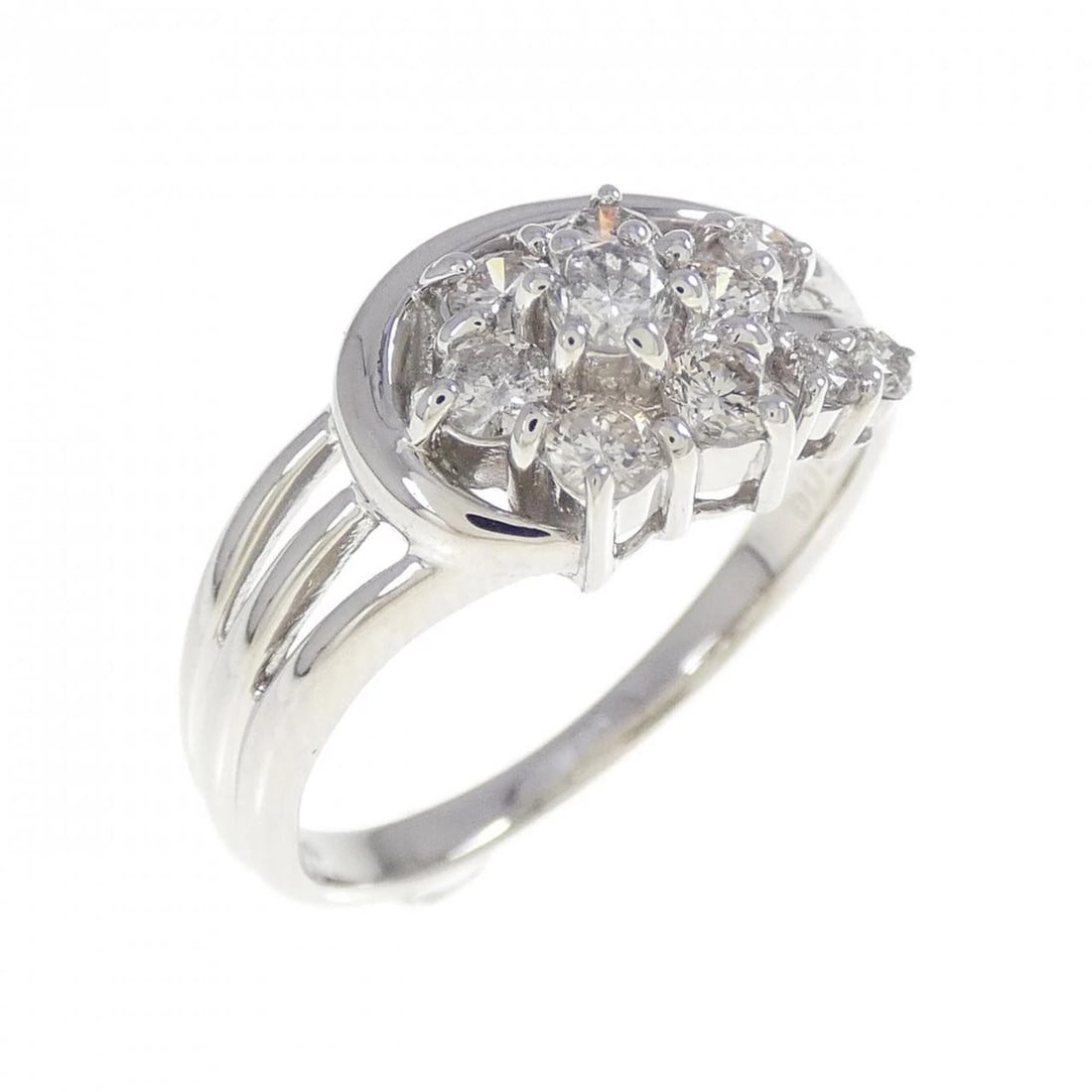 PT900 FLOWER DIAMOND RING: PT900 Flower Diamond Ring Brand: Unbranded Type: Diamond Ring Material: PT900, Color: platinum Size: US 6 1/2 Accessories: None Accessories Notice: When purchasing pre-owned goods, please