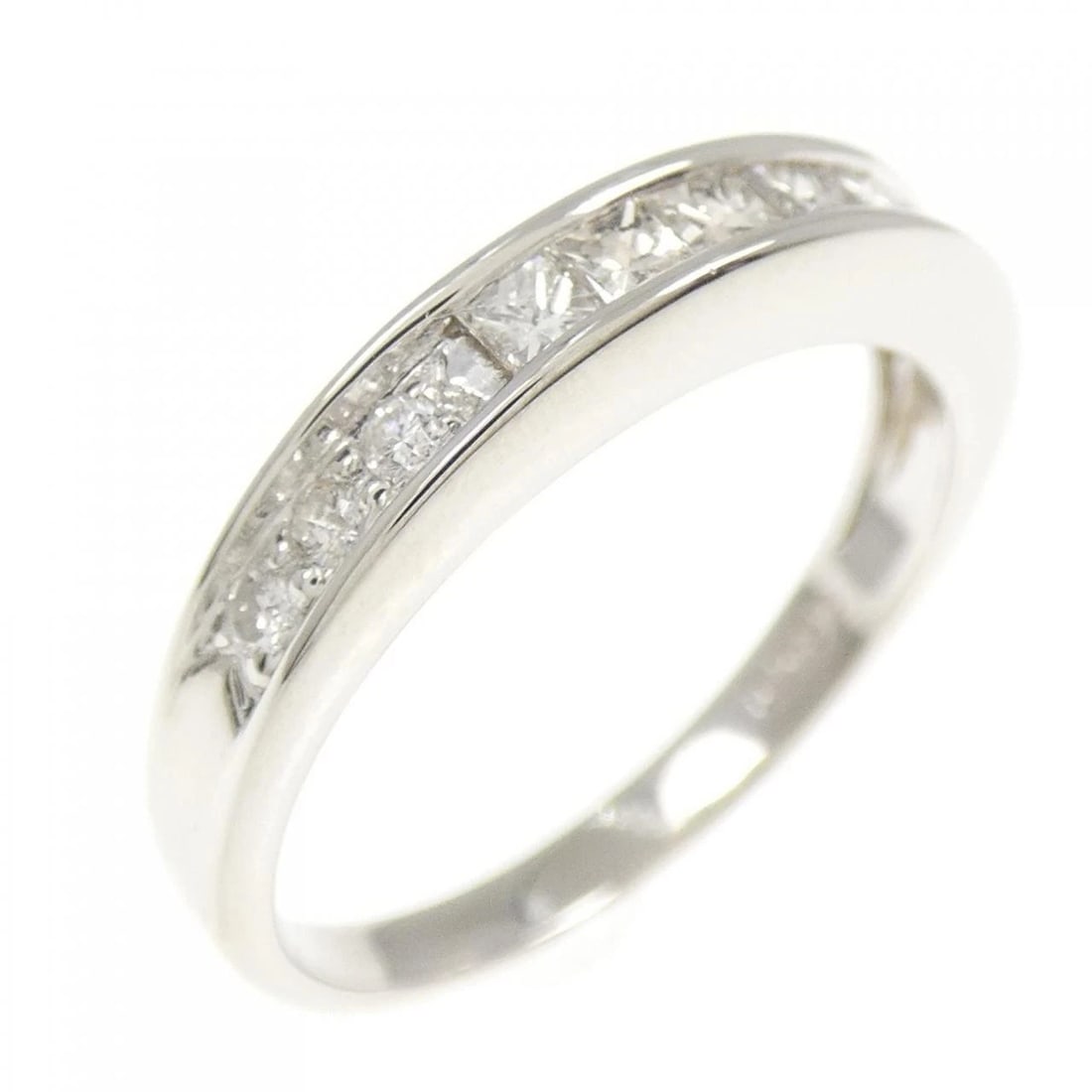 PT900 DIAMOND RING: PT900 Diamond Ring Brand: Unbranded Type: Diamond Ring Material: PT900, Main Stone/Creation natural Color: platinum Size: US 6 1/4 Accessories: None Accessories Notice: When purchasing