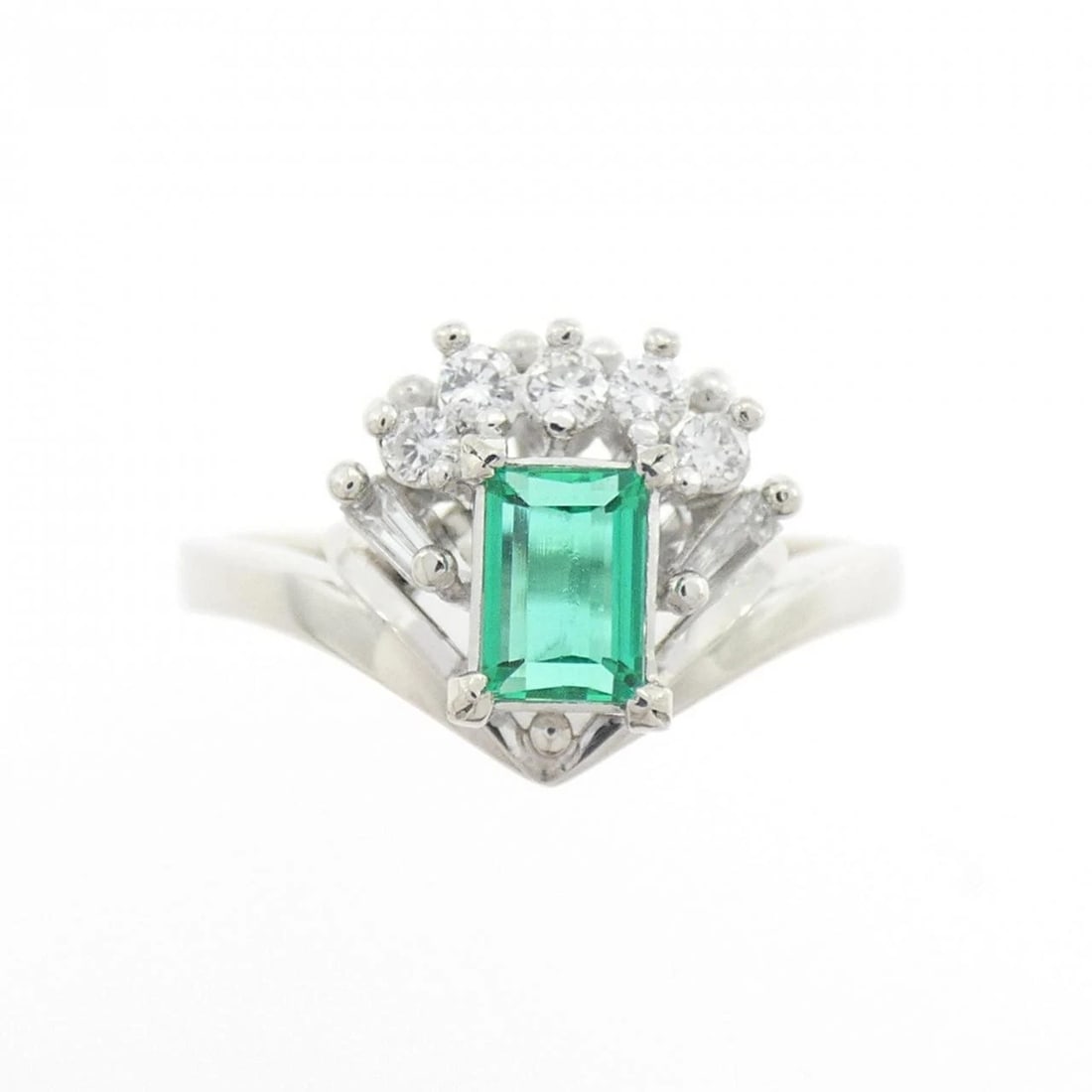 PT900 EMERALD RING - 2