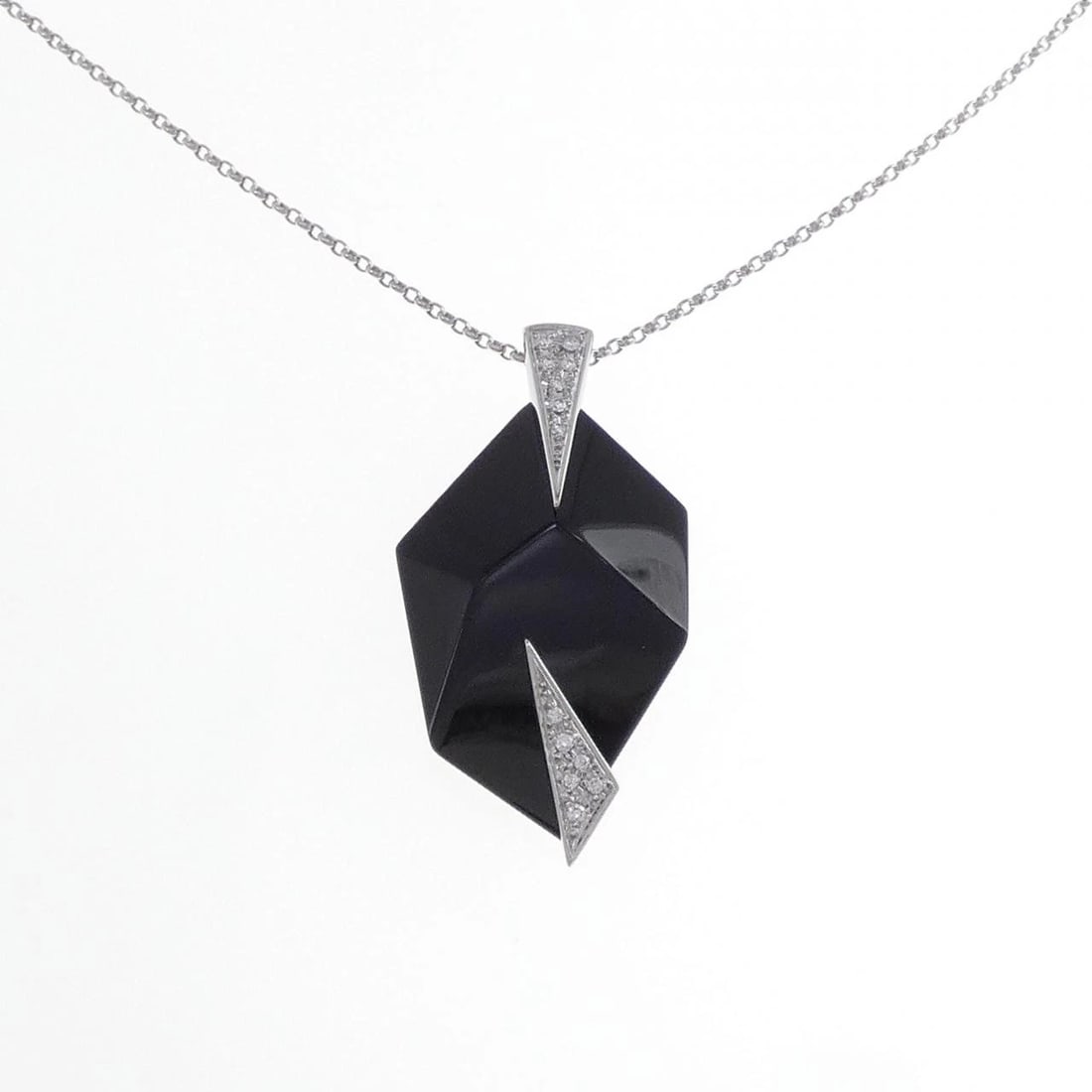 K18WG ONYX NECKLACE: K18WG Onyx Necklace Brand: Unbranded Type: Onyx Necklace Material: K18 white gold, Main Stone/Creation Onyx Color: white gold Size: 46cm Actual Size Pendant length approx. x width approx.: