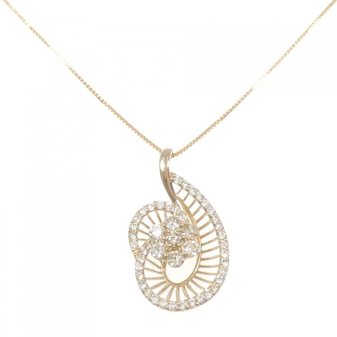 K18PG FLOWER DIAMOND NECKLACE: K18PG Flower Diamond Necklace Brand: Unbranded Type: Diamond Necklace Material: K18 Pink Gold, Color: Pink Gold Size: 45cm Actual Size Pendant length approx. x width approx.: 26.0mmx15.7mm