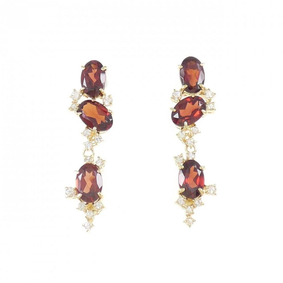 K18YG GARNET PIERCE: K18YG Garnet Pierce Brand: Unbranded Type: Garnet Pierce/Earring Material: K18 yellow gold, Color: yellow gold Size: Actual Size Approx. length x width: 26.3mm x 7.3mm Accessories: None