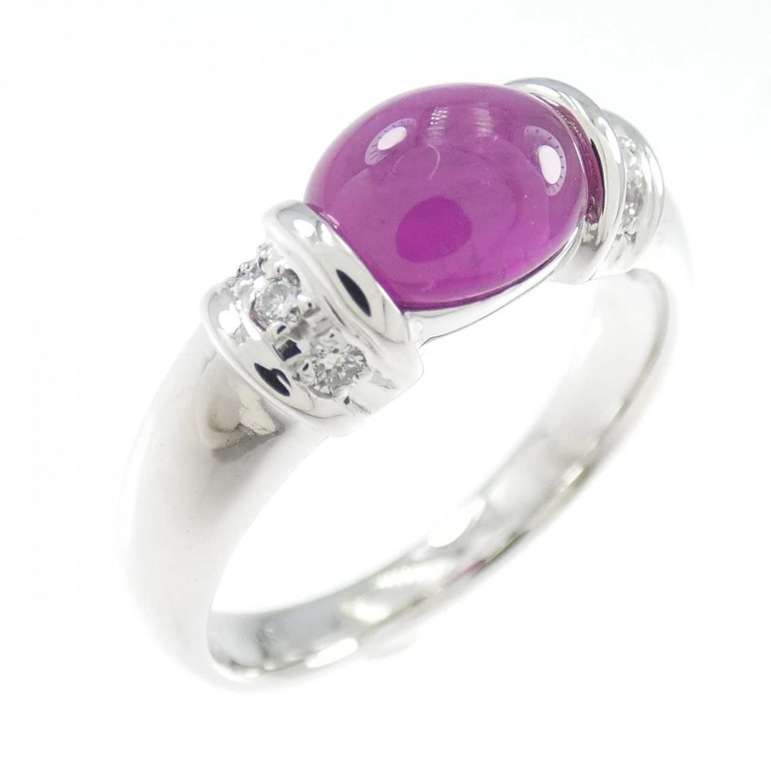 K18WG RUBY RING: K18WG Ruby Ring Brand: Unbranded Type: Ruby Ring Material: K18 white gold, Color: white gold Size: US 6 1/4 Accessories: None Accessories Notice: When purchasing pre-owned goods, please re