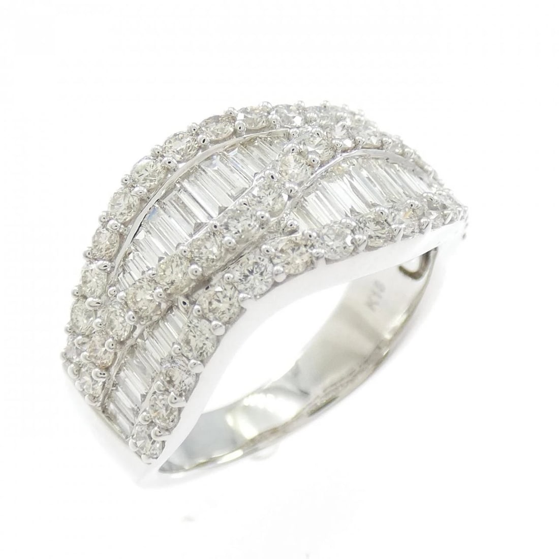 K18WG DIAMOND RING: K18WG Diamond Ring Brand: Unbranded Type: Diamond Ring Material: K18 white gold, Color: white gold Size: US 6 1/4 Accessories: None Accessories Notice: When purchasing pre-owned goods, ple