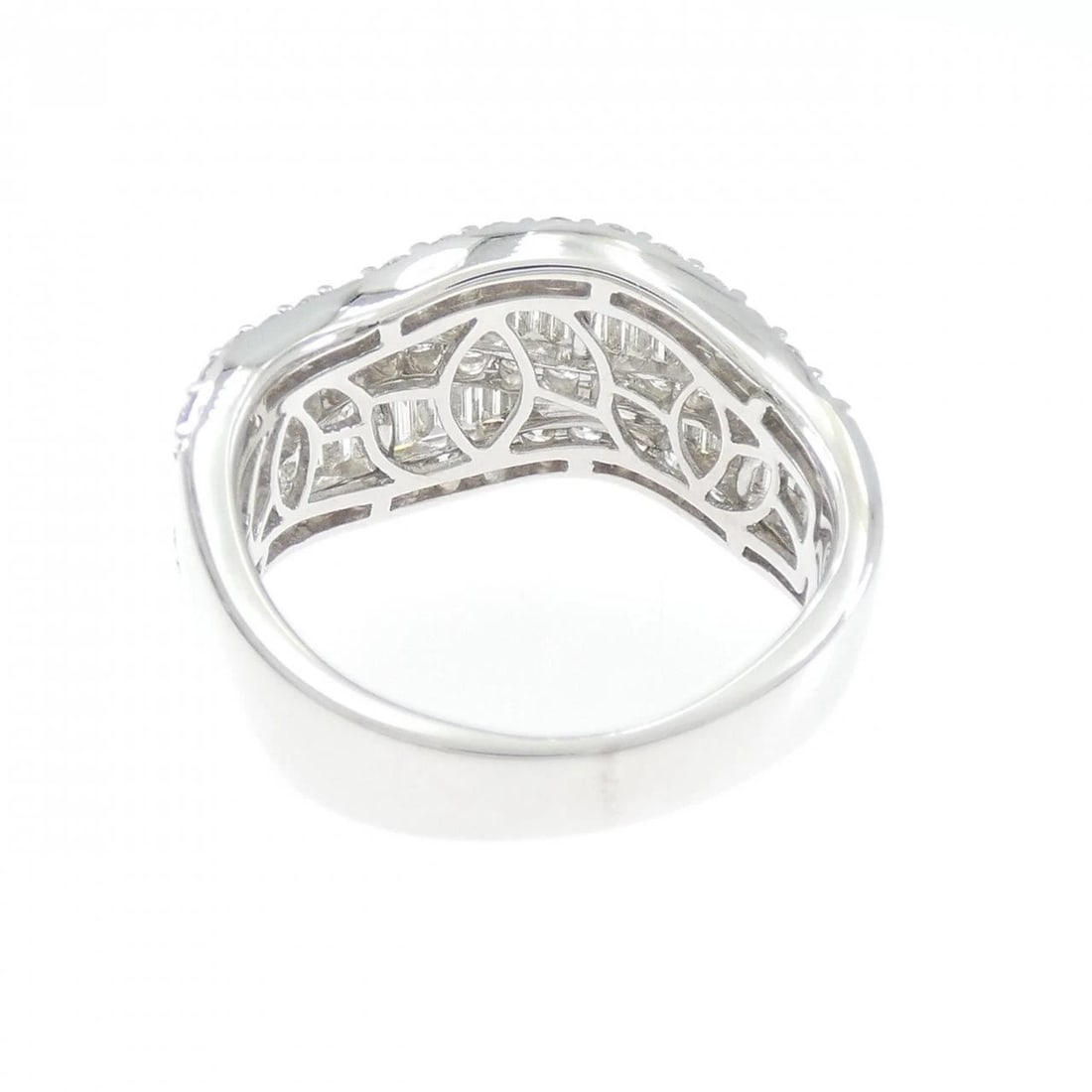 K18WG DIAMOND RING - 3