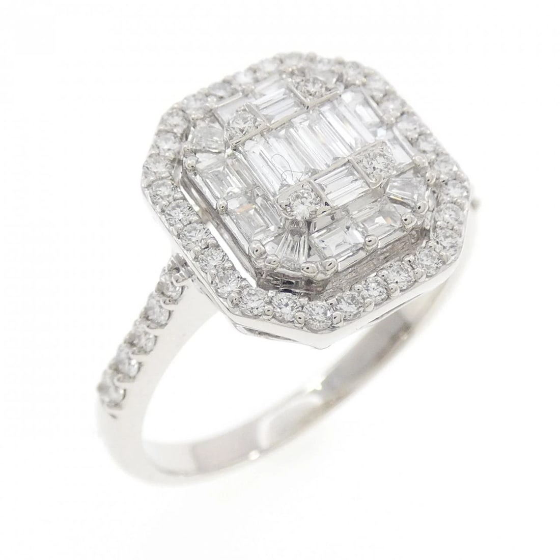 750WG DIAMOND RING: 750WG Diamond Ring Brand: Unbranded Type: Diamond Ring Material: 750 white gold, Color: white gold Size: US 9 Accessories: None Accessories Notice: When purchasing pre-owned goods, please