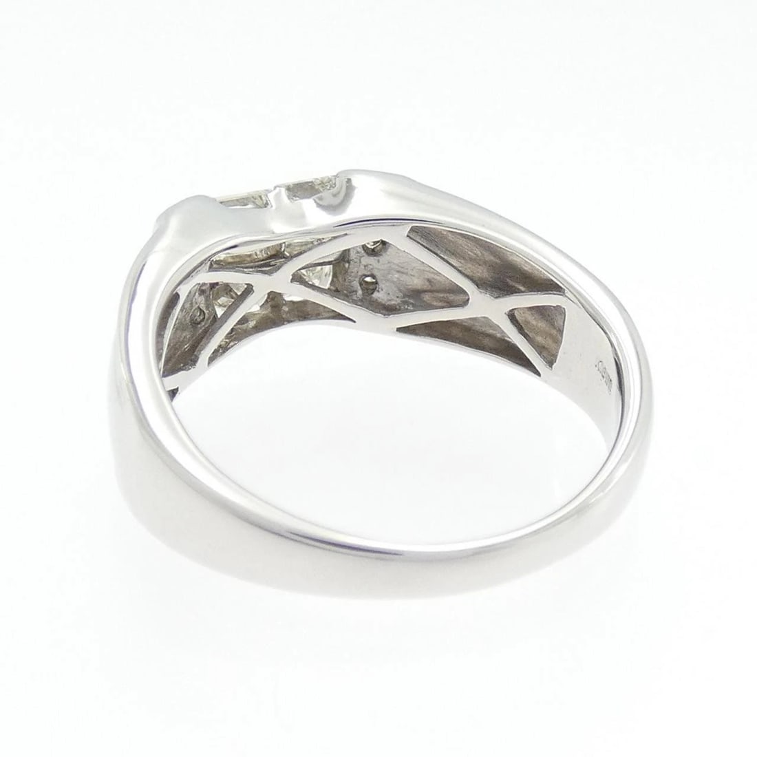 K18WG DIAMOND RING - 3