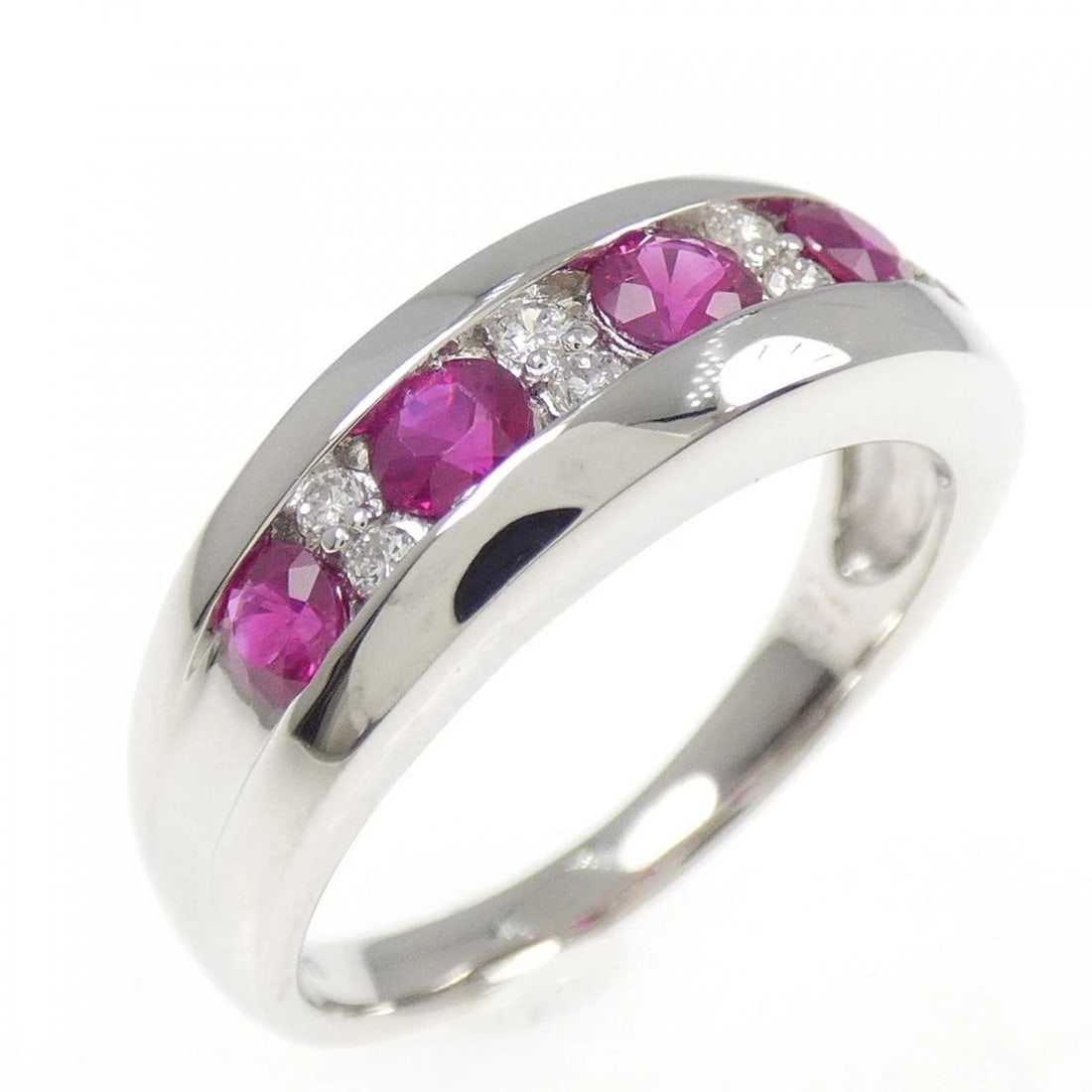 PT900 RUBY RING: PT900 Ruby Ring Brand: Unbranded Type: Ruby ring Material: Platinum900, Color: Platinum Size: US 8.5 Accessories: None Accessories Notice: When purchasing pre-owned goods, please refer to