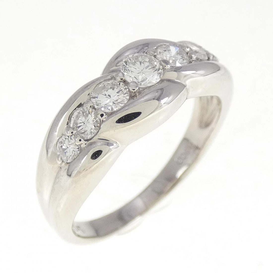 PT DIAMOND RING: PT Diamond Ring Brand: Unbranded Type: Diamond Ring Material: Platinum, Color: Platinum Size: US 6 Accessories: None Accessories Notice: When purchasing pre-owned goods, please refer to th