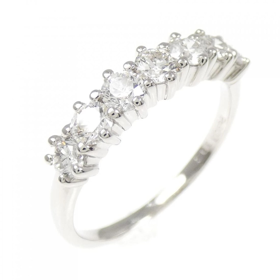 PT900 DIAMOND RING: PT900 Diamond Ring Brand: Unbranded Type: Diamond Ring Material: Platinum900, Color: Platinum Size: US 6 1/4 Accessories: None Accessories Notice: When purchasing pre-owned goods, please r