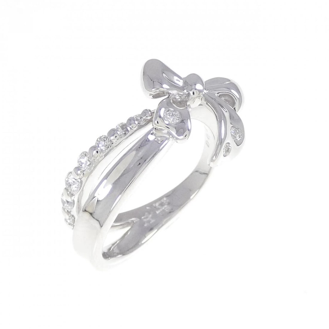 K18WG RIBBON DIAMOND PINKY RING: K18WG Ribbon Diamond Pinky Ring Brand: Unbranded Type: Diamond ring Material: K18 white gold, Color: white gold Size: US 2.75 Accessories: None Accessories Notice: When purchasing pre-owne