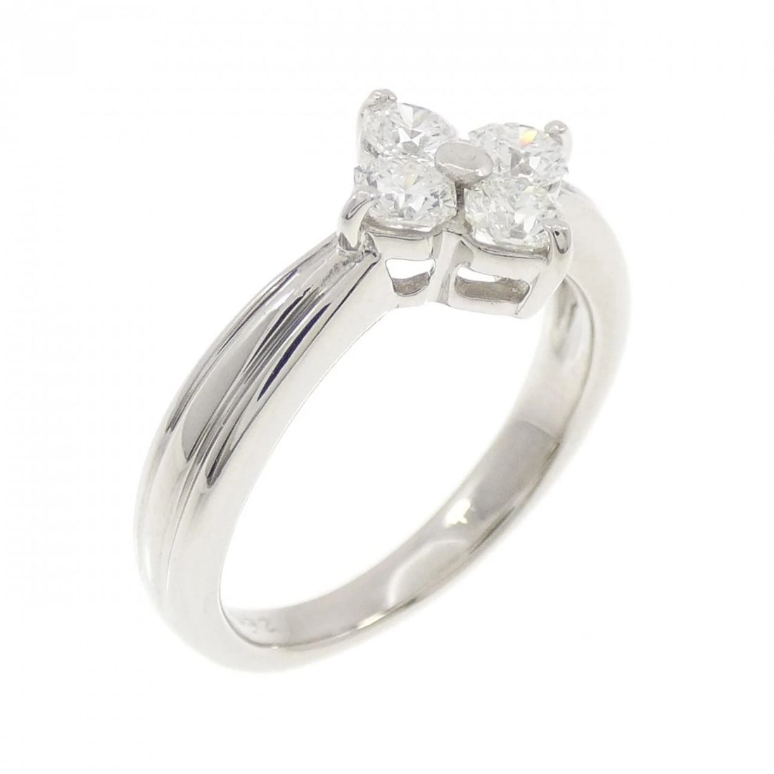 PT950 FLOWER DIAMOND RING: PT950 Flower Diamond Ring Brand: Unbranded Type: Diamond Ring Material: Platinum950, Color: Platinum Size: US 5 Accessories: None Accessories Notice: When purchasing pre-owned goods, pleas
