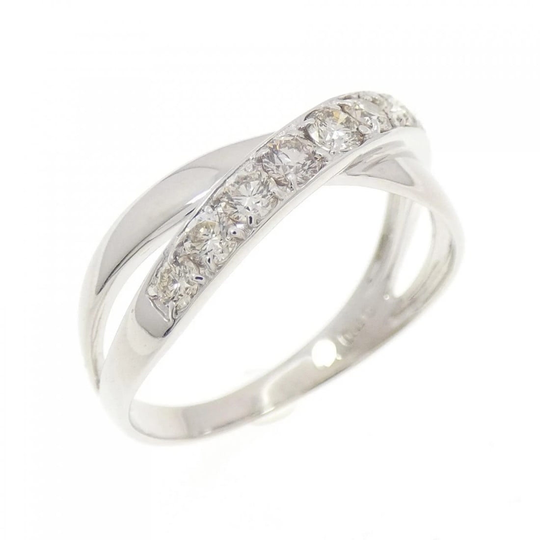 K18WG DIAMOND RING: K18WG Diamond Ring Brand: Unbranded Type: Diamond Ring Material: K18 white gold, Color: white gold Size: US 5 3/4 Accessories: None Accessories Notice: When purchasing pre-owned goods, please