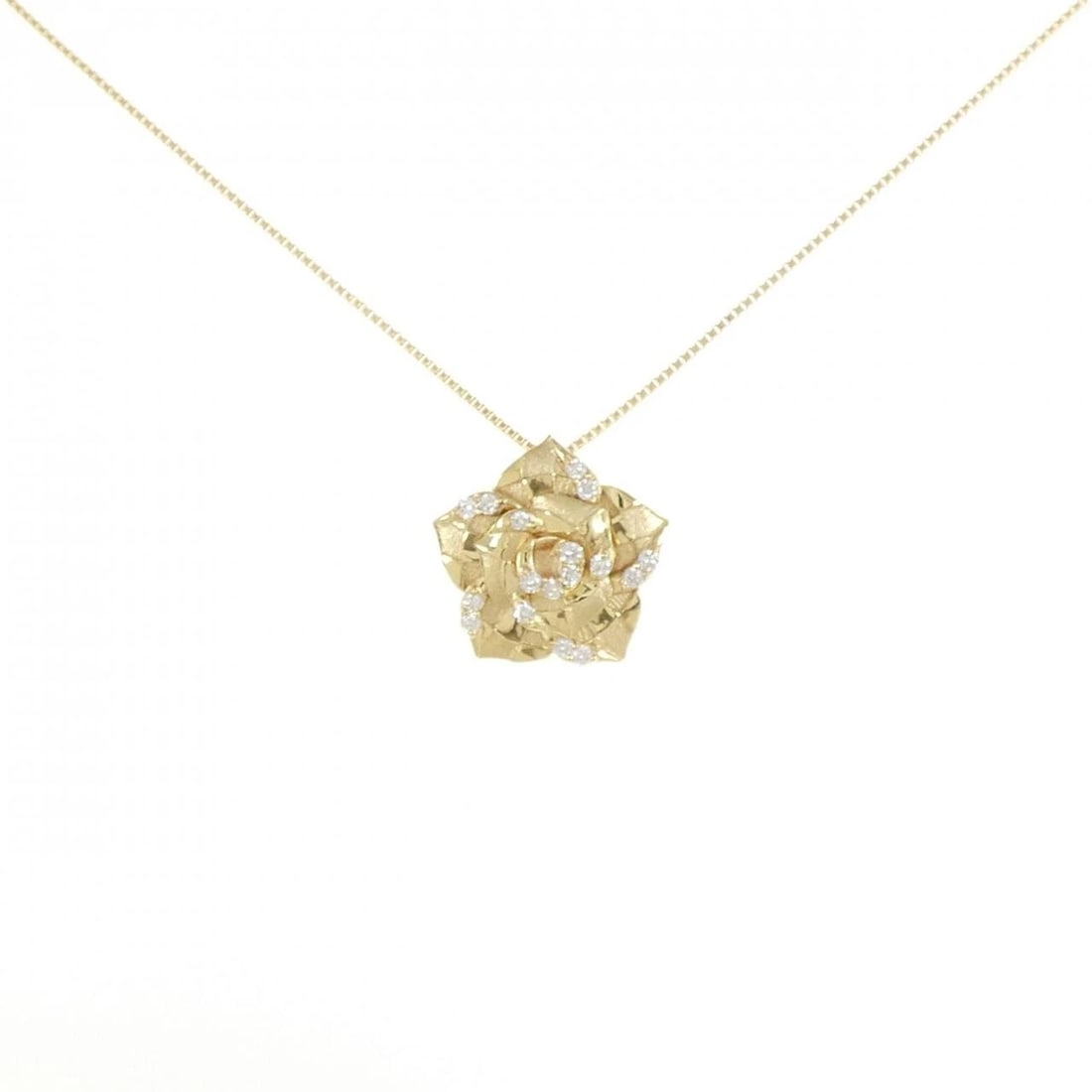 K18YG FLOWER DIAMOND NECKLACE: K18YG Flower Diamond Necklace Brand: Unbranded Type: Diamond Necklace Material: K18 yellow gold, Color: yellow gold Size: 45cm,Actual Size Pendant length approx. x width approx.: 15.0mmx15.4mm