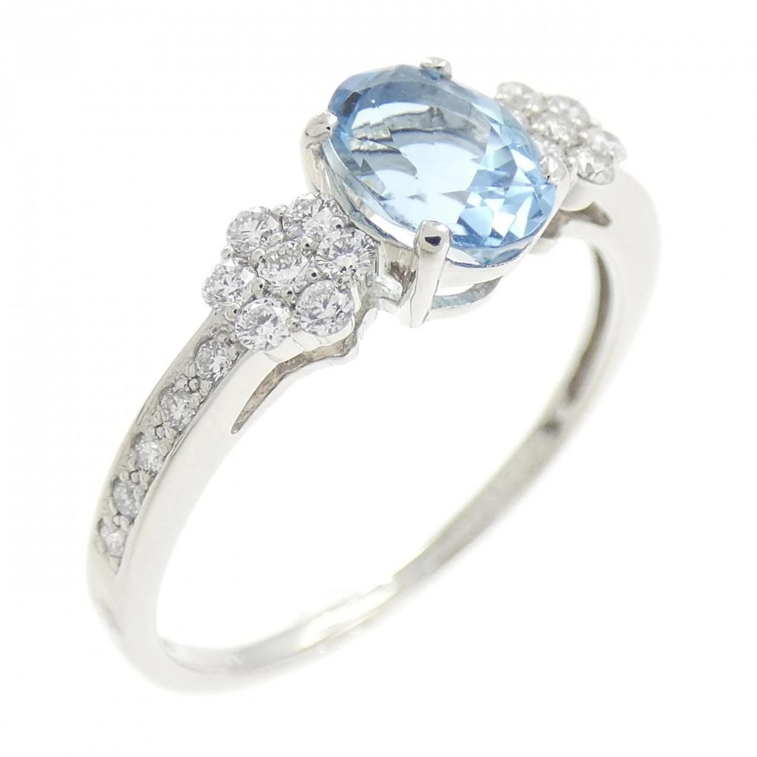 PT900 FLOWER AQUAMARINE RING: PT900 Flower Aquamarine Ring Brand: Unbranded Type: Aquamarine Ring Material: Platinum900, Main Stone/Creation Natural Color: Platinum Size: US 8.5 Accessories: None Accessories Notice: When